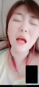 实拍良家少妇自慰给我看白浆流到菊花