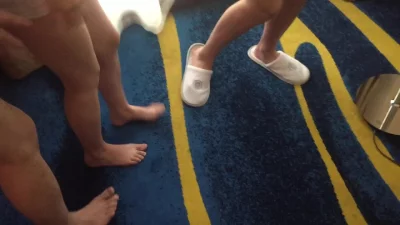 [原创]换妻4P两个老婆比赛看到底谁的口活厉害，能先口出来