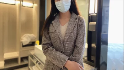 放老公鸽子，说要干完才回家吃饭呢